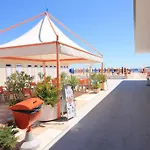 Apartamento Agenzia Vear- Cile 41 *