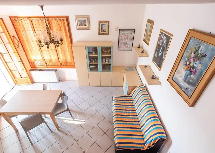 Agenzia Vear- Cile 41 * לידו דלה נציוני